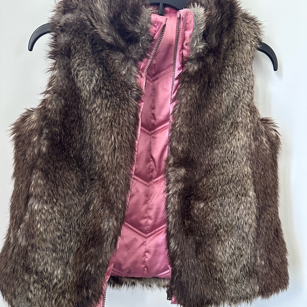 Kids gap reversable faux fur vest